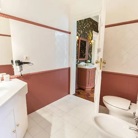 Lovelystay - Campo Pequeno Charming Lissabon